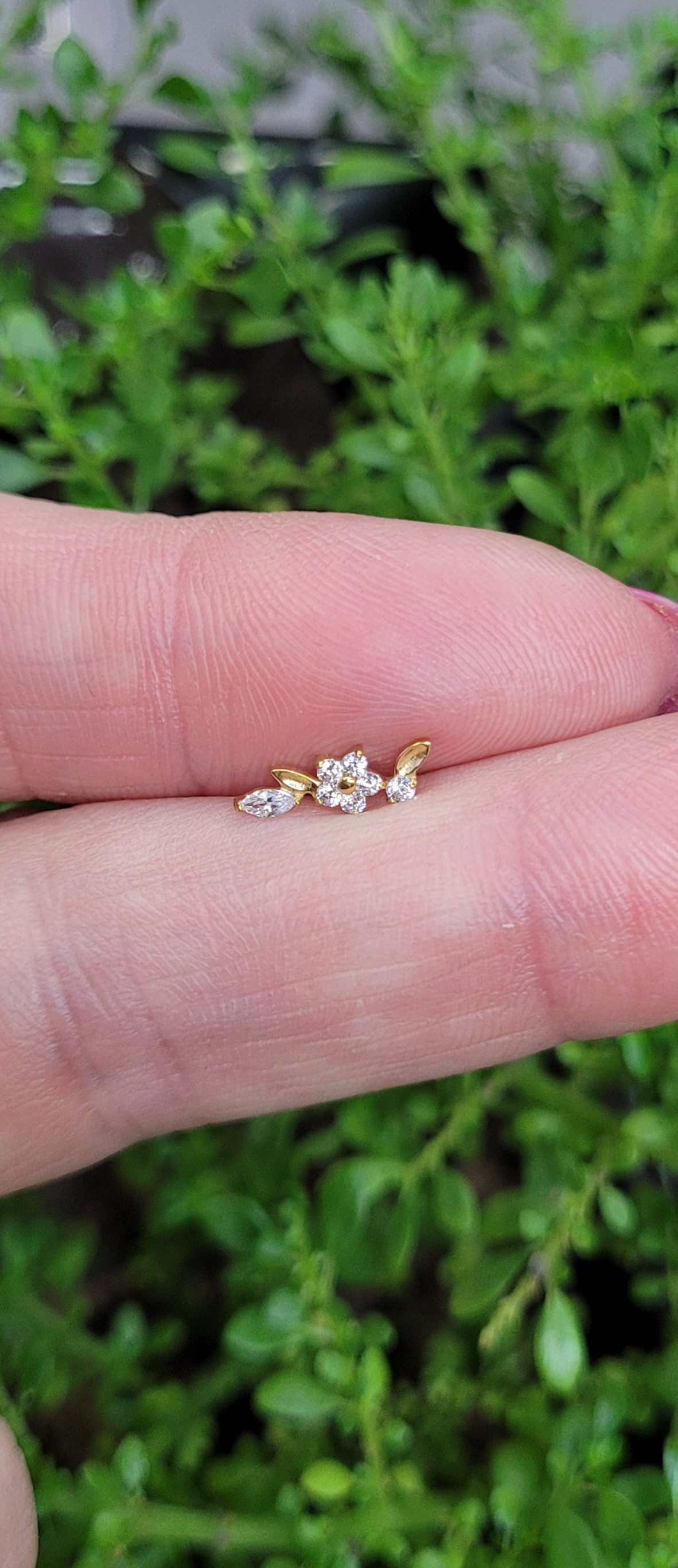 Joia em titânio PVD Gold — modelo Labret