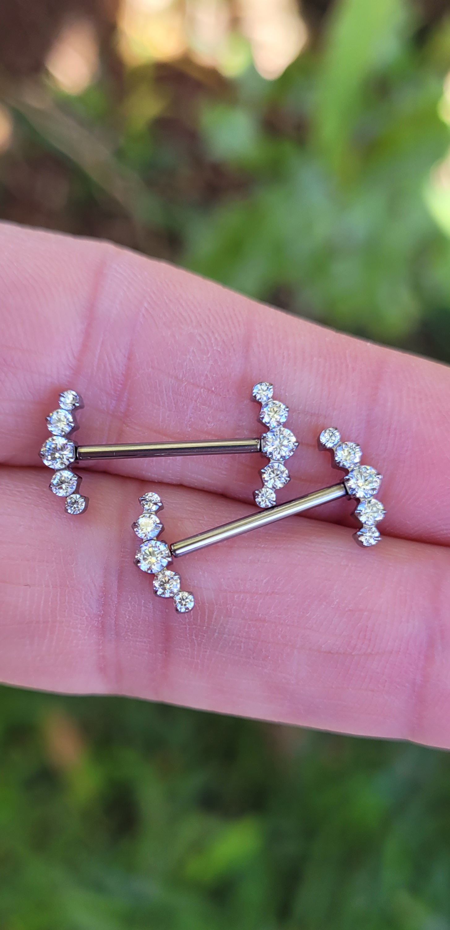 Joia em titânio prateado — modelo barbell